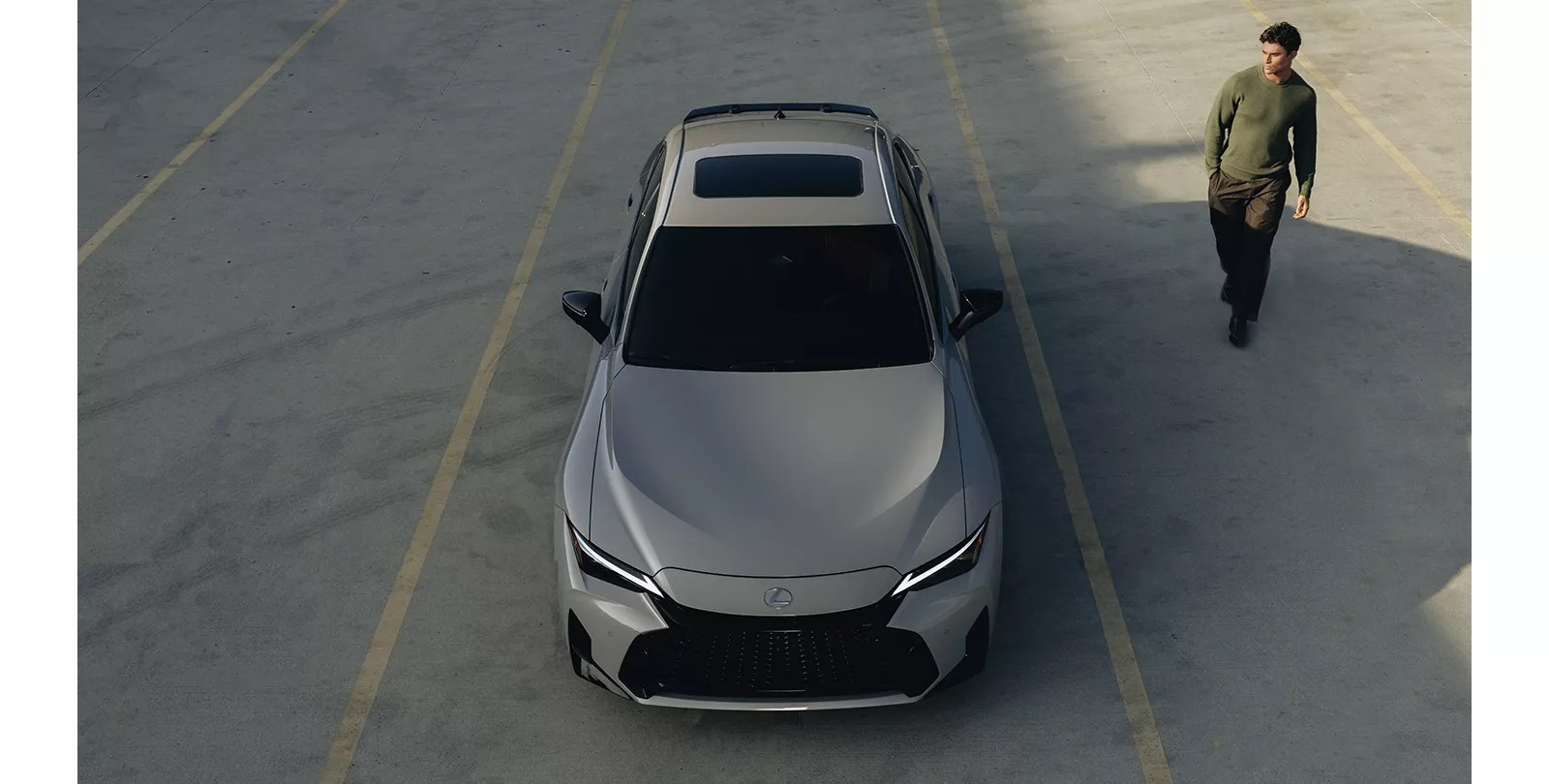 لکسوس IS 350 IS 350 F Sport Prestige - نمای بیرونی 3