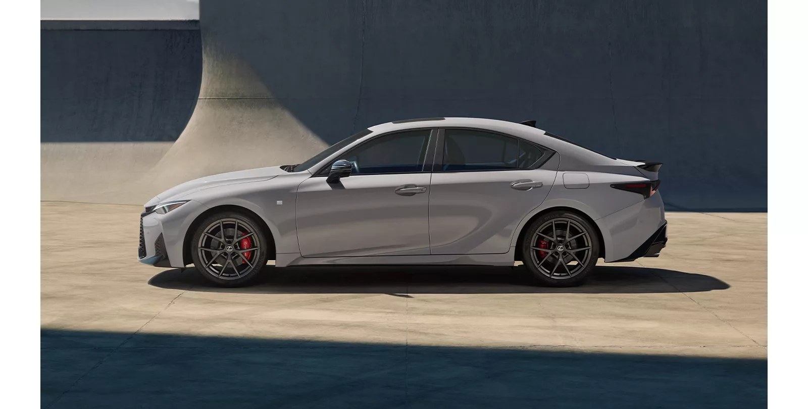 لکسوس IS 350 IS 350 F Sport Prestige - نمای بیرونی 4